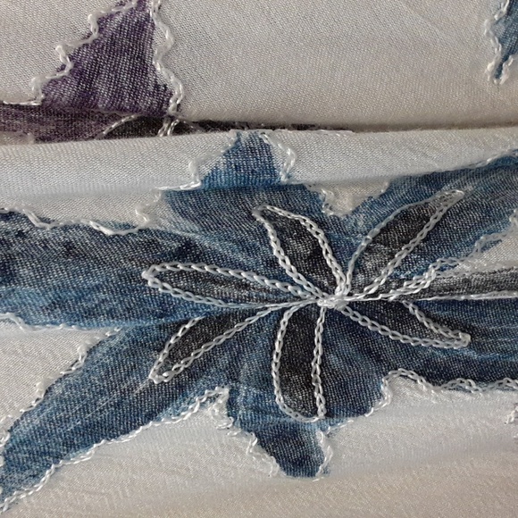 White asymmetrical hemmed dress w/starfish - Picture 3 of 7